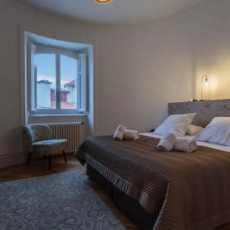 Imperial In The Center Of Close To The Apartment