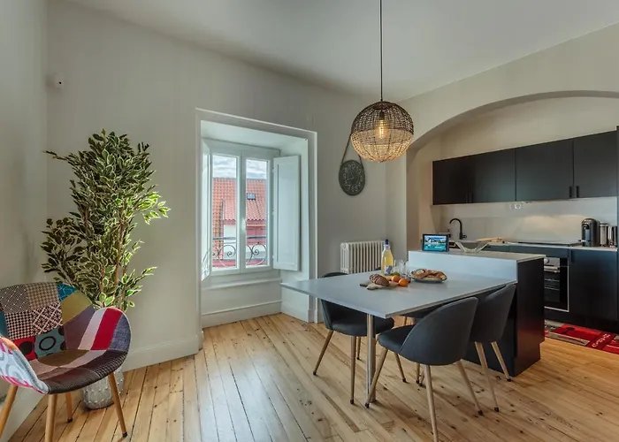 Imperial In The Center Of Close To The דירה