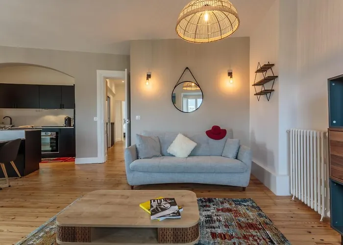 Imperial In The Center Of Close To The