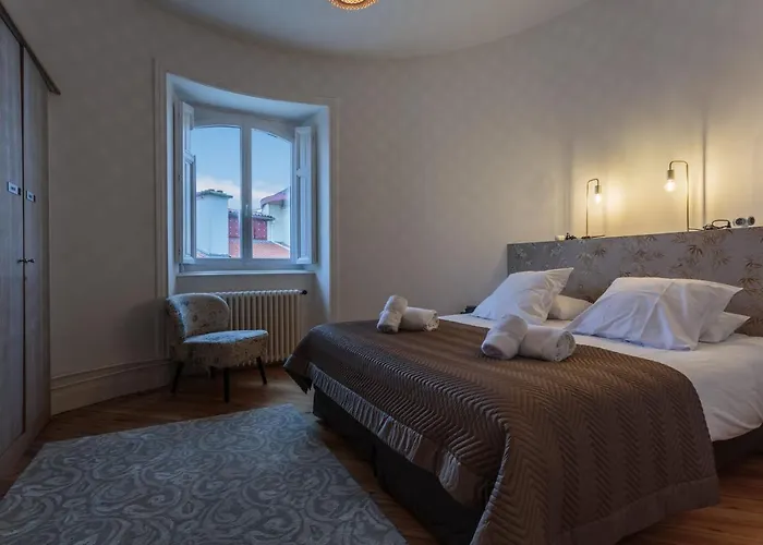 Imperial In The Center Of Close To The דירה